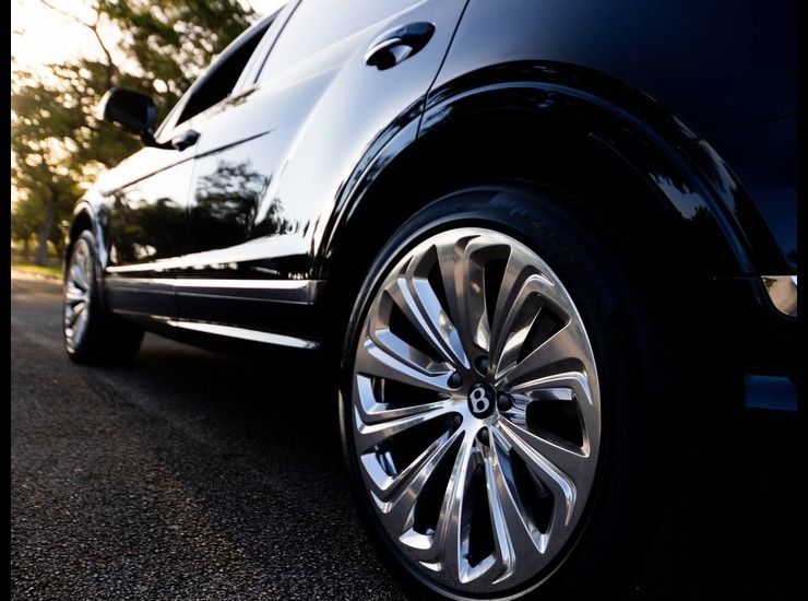 Bentley Bentayga wheel closeup